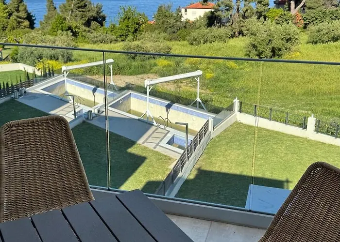 Three By Halkidiki Villa Kriopijí