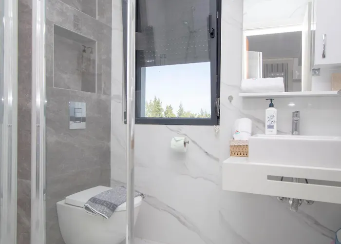 Three By Halkidiki * 克里皮吉